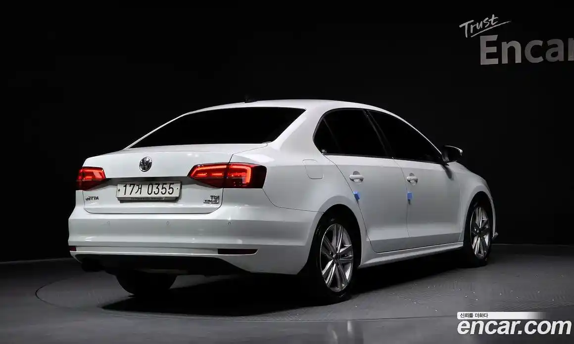 Volkswagen Jetta 2015 2.0 Автомат в Москве № 277118, фото 16