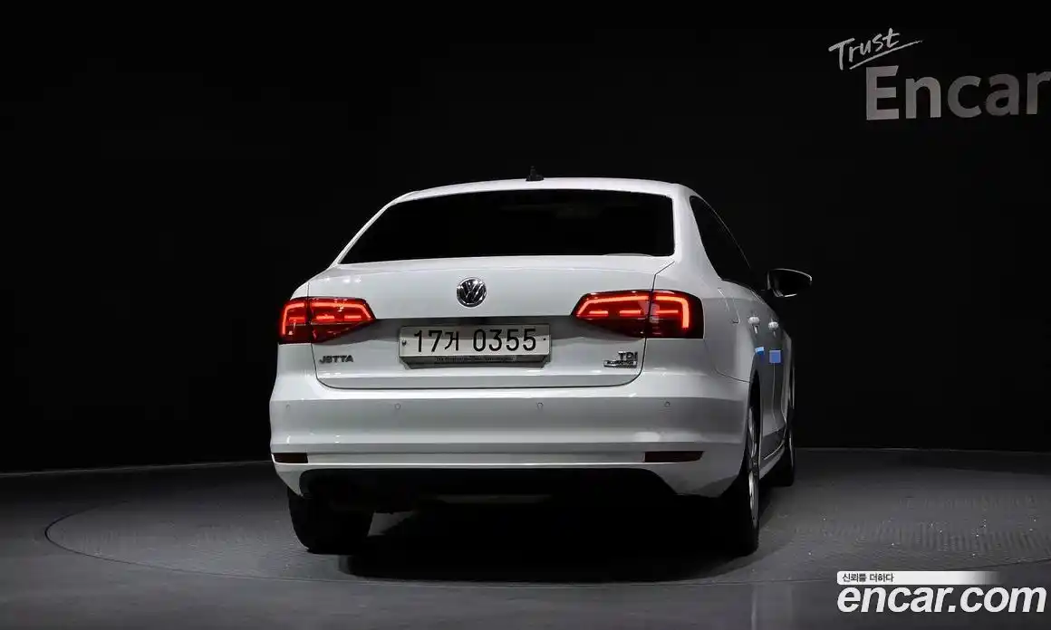 Volkswagen Jetta 2015 2.0 Автомат в Москве № 277118, фото 18