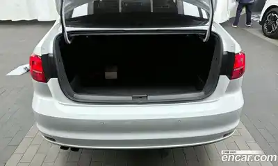 Volkswagen Jetta 2015 2.0 Автомат в Москве № 277118, миниатюра 2