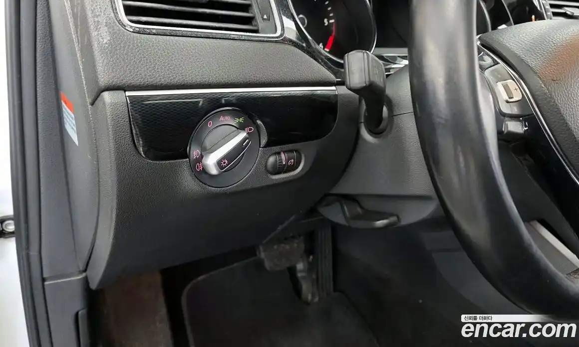 Volkswagen Jetta 2015 2.0 Автомат в Москве № 277118, фото 7