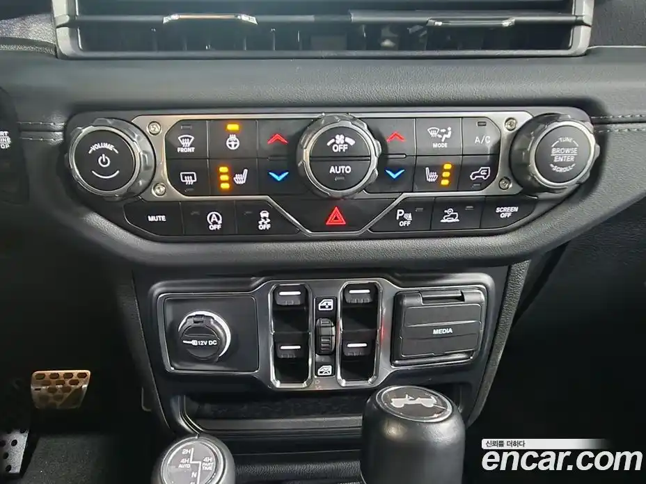 Jeep Wrangler 2024 2.0 Автомат в Москве № 279090, фото 11