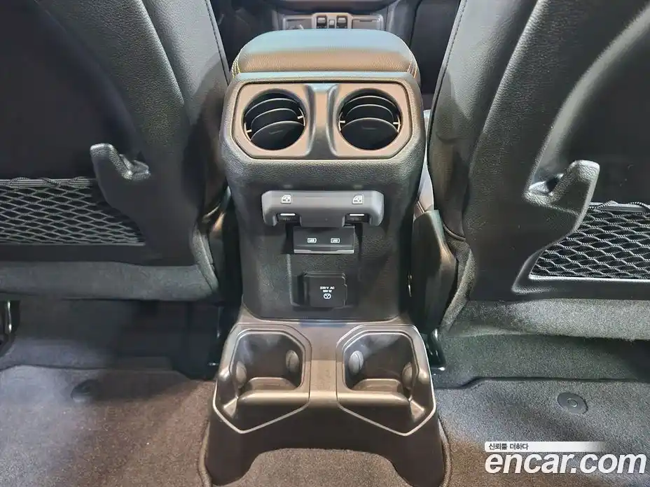 Jeep Wrangler 2024 2.0 Автомат в Москве № 279090, фото 17