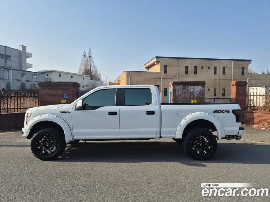 Ford F150 2016 5.0 Автомат в Москве № 282171, фото 3