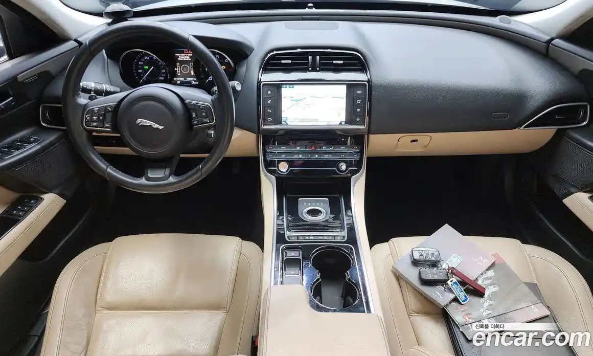 Jaguar XE 2016 2.0 Автомат в Москве № 304959, фото 11