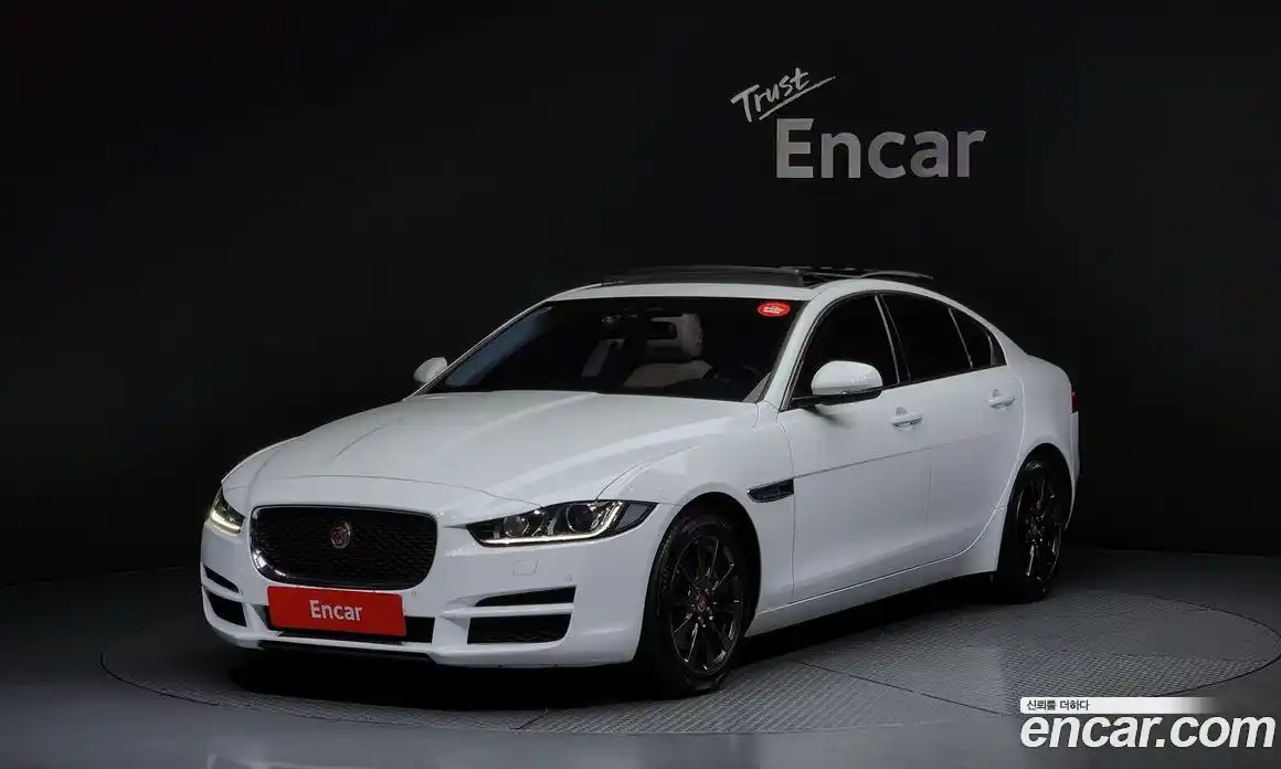 Jaguar XE 2016 2.0 Автомат в Москве № 304959, фото 13