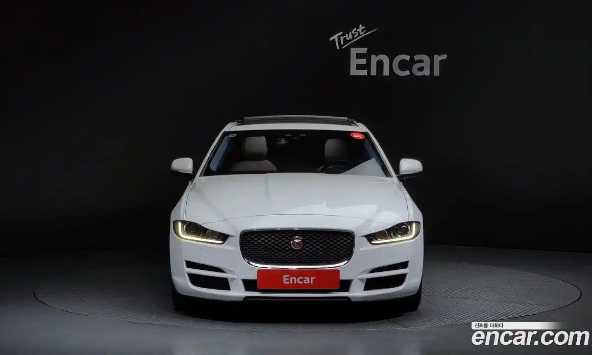 Jaguar XE 2016 2.0 Автомат в Москве № 304959, фото 15