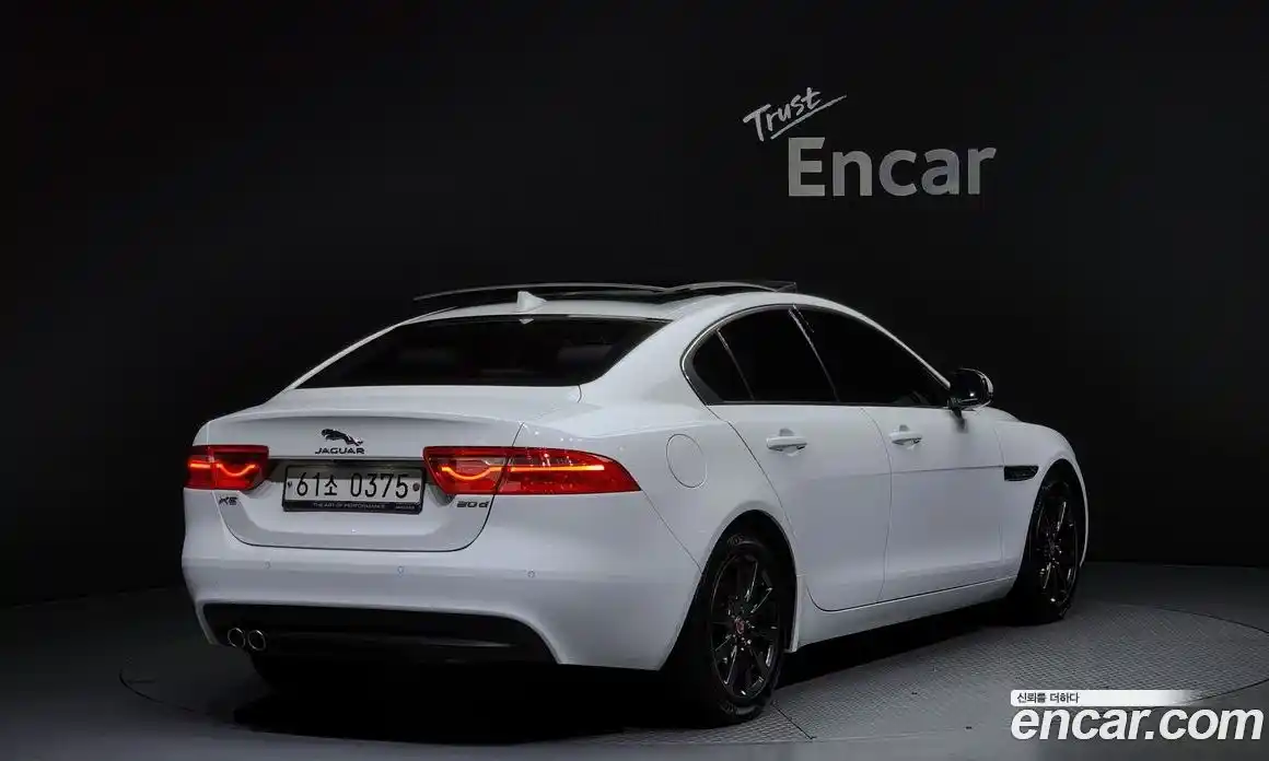 Jaguar XE 2016 2.0 Автомат в Москве № 304959, фото 19