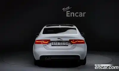 Jaguar XE 2016 2.0 Автомат в Москве № 304959, миниатюра 10