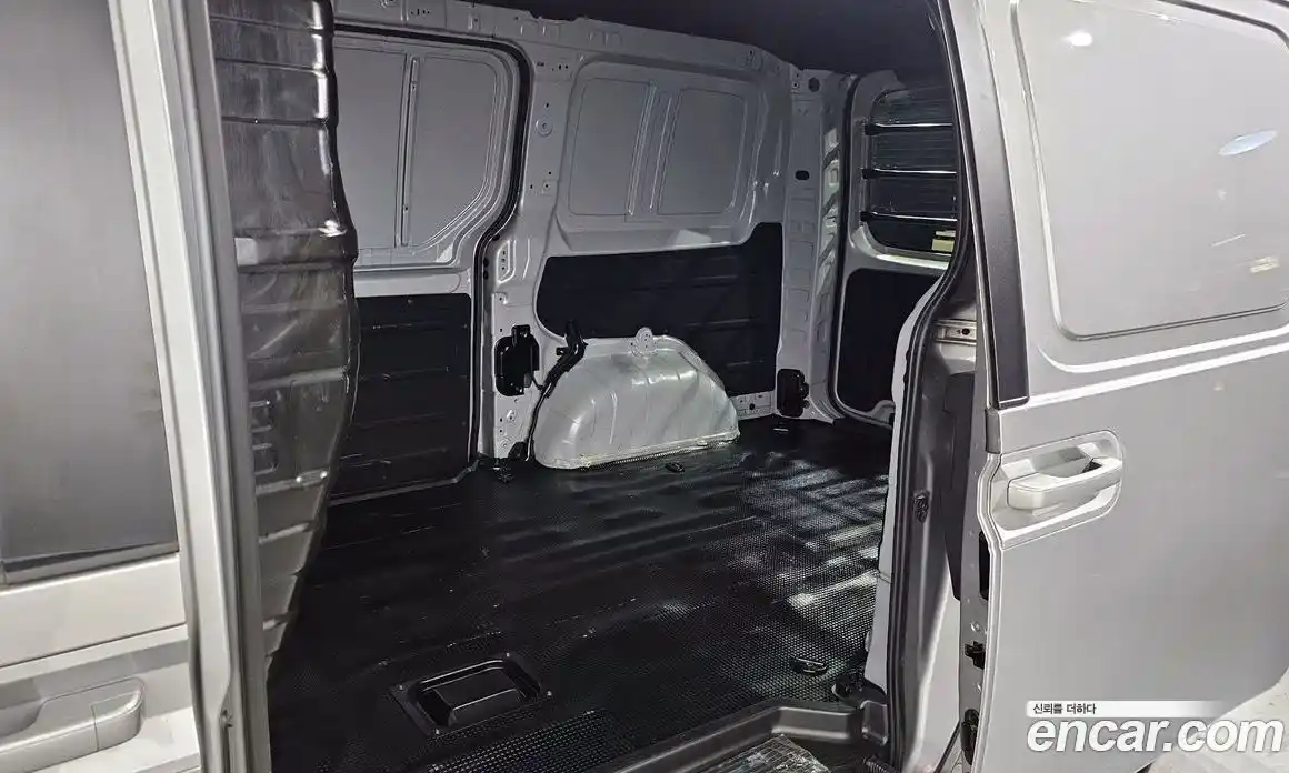 Hyundai Staria 2023 2.2 Автомат в Москве № 3056, фото 1