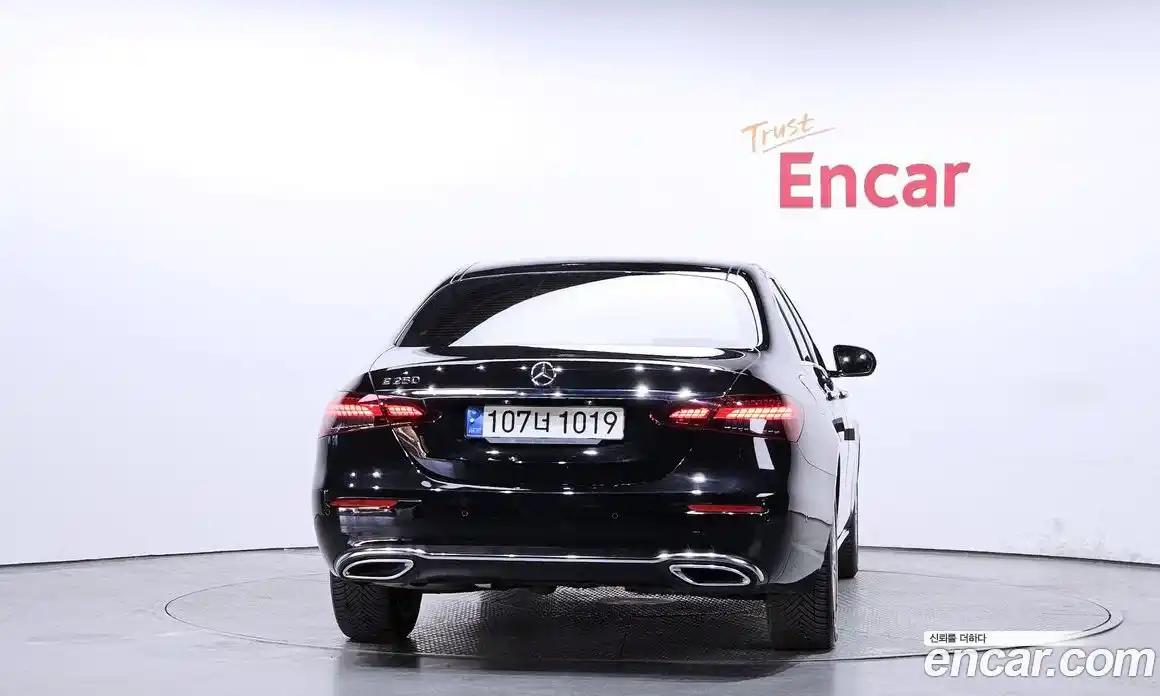 Mercedes-Benz E-Class 2021 2.0 Автомат в Москве № 308623, фото 13