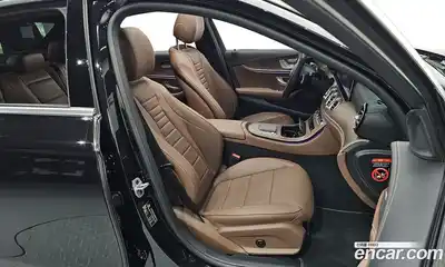 Mercedes-Benz E-Class 2021 2.0 Автомат в Москве № 308623, миниатюра 3