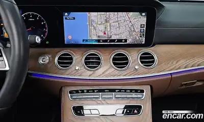 Mercedes-Benz E-Class 2021 2.0 Автомат в Москве № 308623, миниатюра 10