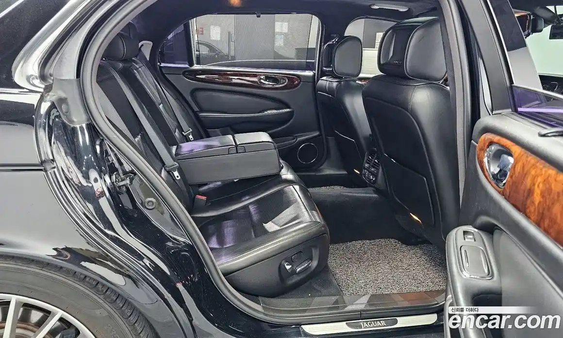 Jaguar XJ 2008 2.7 Автомат в Москве № 331544, фото 13