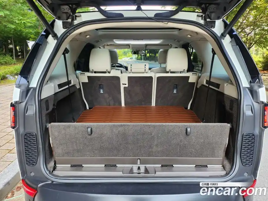 Land Rover Discovery 2017 2.0 Автомат в Москве № 333918, фото 14