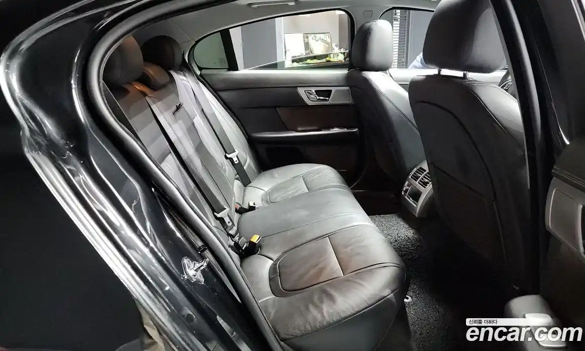 Jaguar XF 2015 2.2 Автомат в Москве № 335775, фото 18