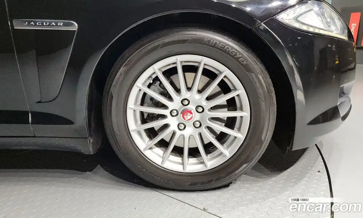 Jaguar XF 2015 2.2 Автомат в Москве № 335775, фото 20