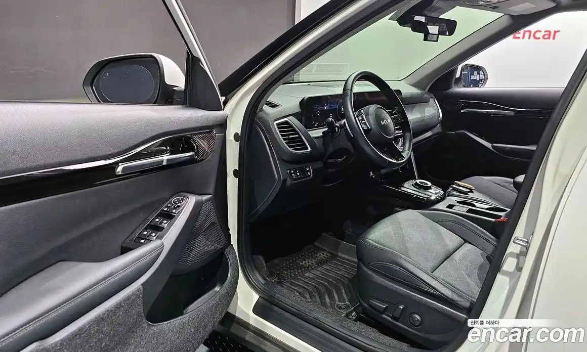 Kia Seltos 2023 1.6 Автомат в Москве № 337782, фото 14