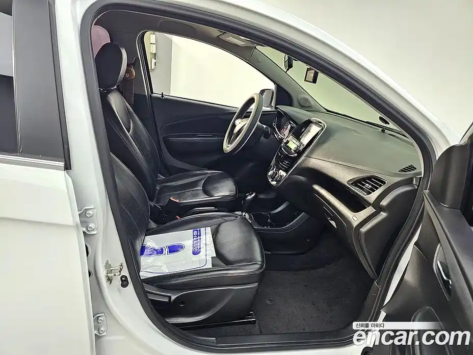 Chevrolet Spark 2017 1.0 Автомат в Москве № 37769, фото 11