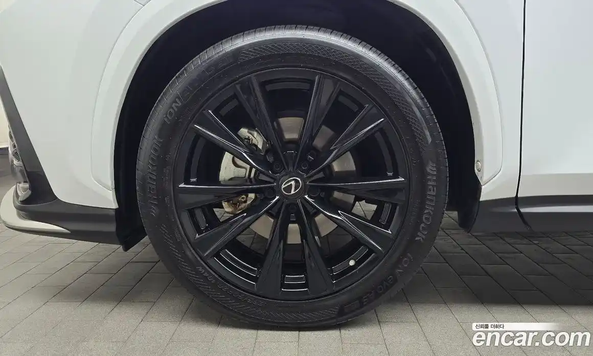 Lexus NX 2023 2.5 Автомат в Москве № 398296, фото 5