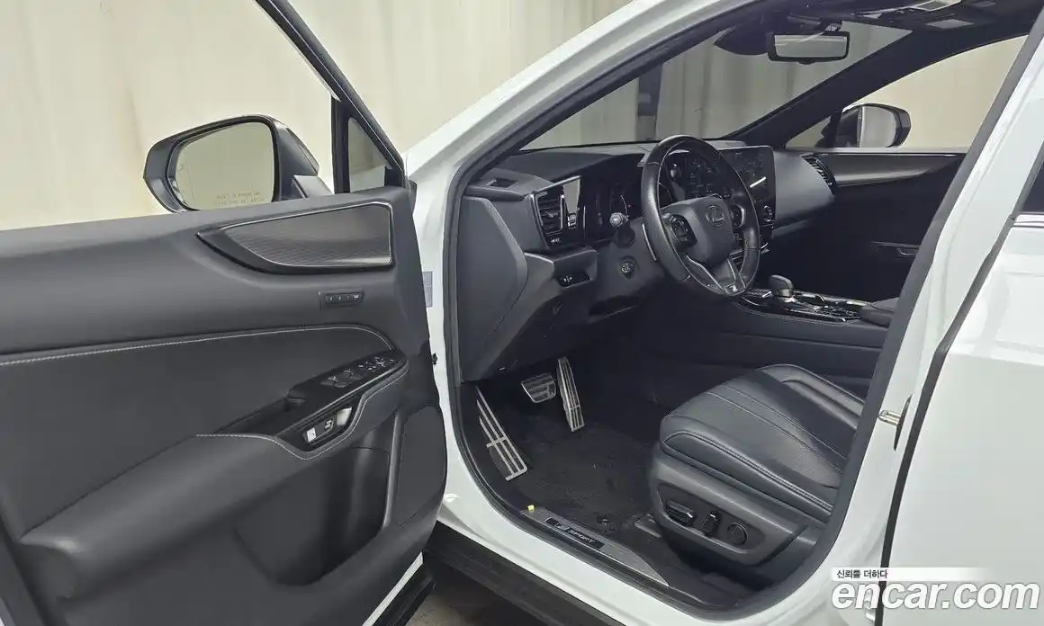 Lexus NX 2023 2.5 Автомат в Москве № 398296, фото 10