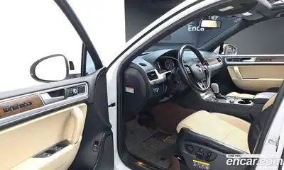 Volkswagen Touareg 2016 3.0 Автомат в Москве № 400967, миниатюра 11