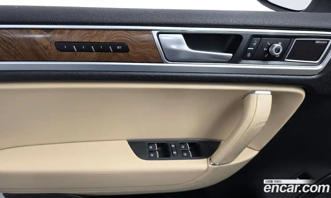 Volkswagen Touareg 2016 3.0 Автомат в Москве № 400967, фото 19