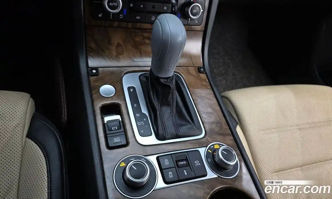 Volkswagen Touareg 2016 3.0 Автомат в Москве № 400967, фото 9