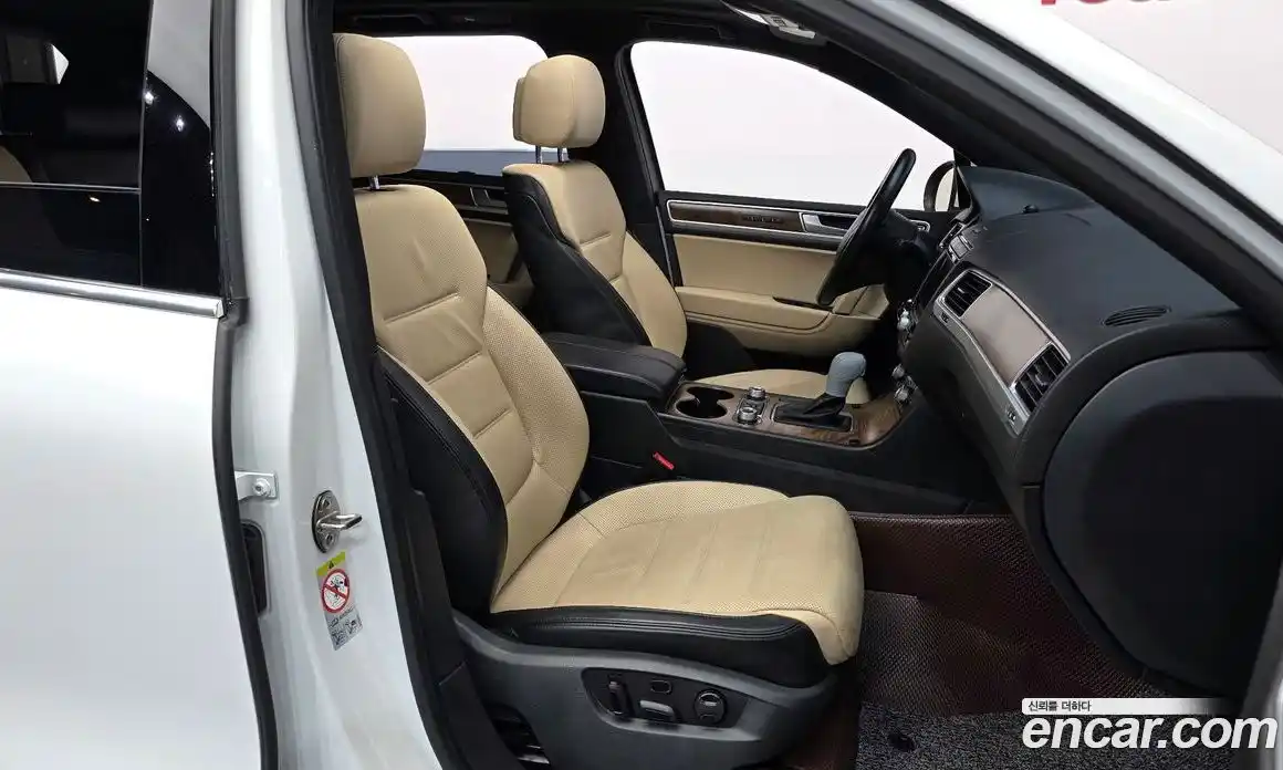 Volkswagen Touareg 2016 3.0 Автомат в Москве № 400967, фото 10