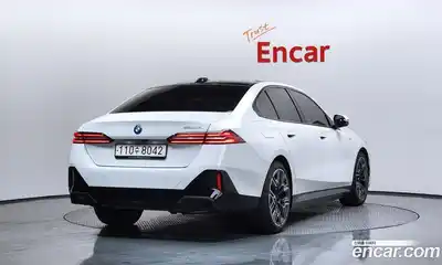 BMW 5-Series 2025 2.0 Автомат в Москве № 402919, миниатюра 2