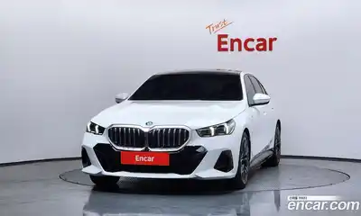 BMW 5-Series 2025 2.0 Автомат в Москве № 402919, миниатюра 3