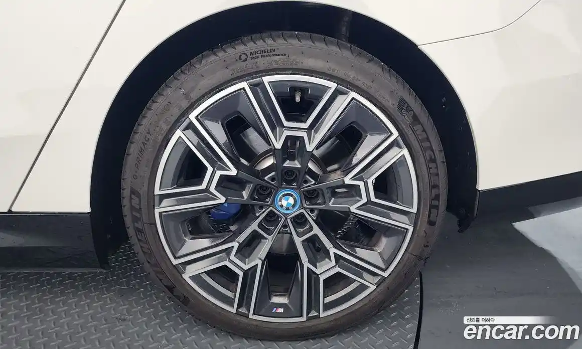 BMW 5-Series 2025 2.0 Автомат в Москве № 402919, фото 5