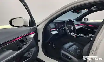 BMW 5-Series 2025 2.0 Автомат в Москве № 402919, миниатюра 10