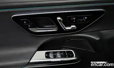 Mercedes-Benz E-Class 2024 2.0 Автомат в Москве № 409915, миниатюра 12