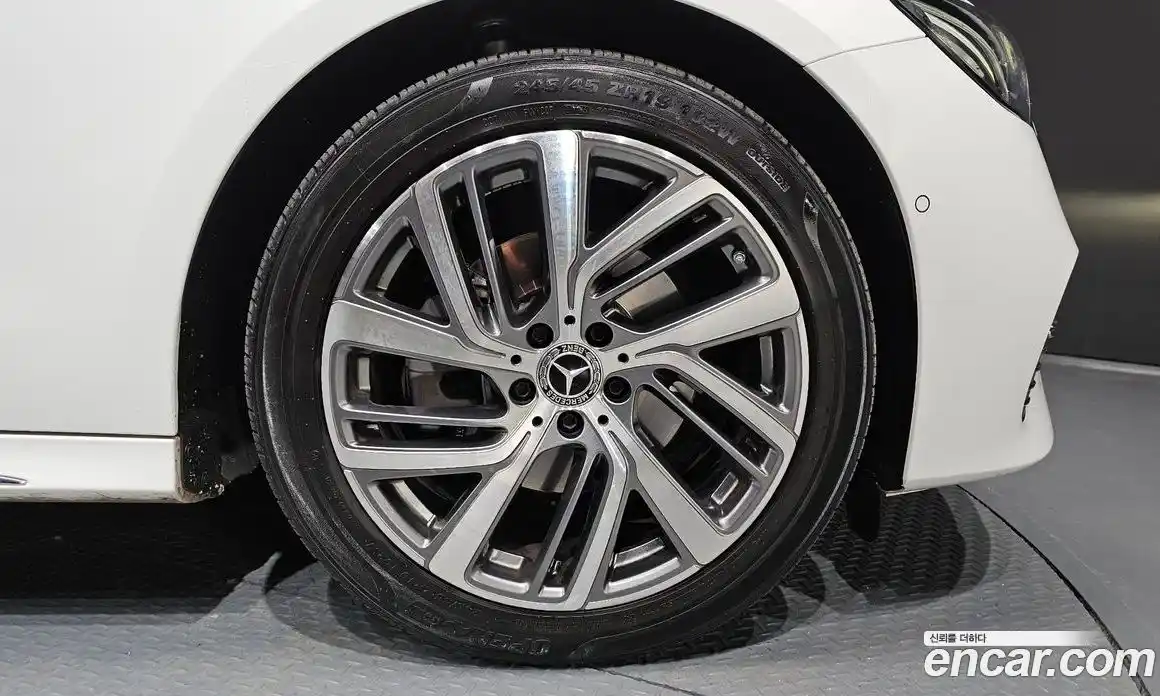 Mercedes-Benz E-Class 2024 2.0 Автомат в Москве № 409915, фото 5