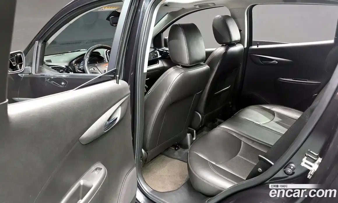 Chevrolet Spark 2016 1.0 Автомат в Москве № 411984, фото 12