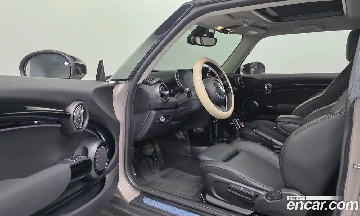 Mini Cooper 2022 1.5 Автомат в Москве № 416908, фото 12