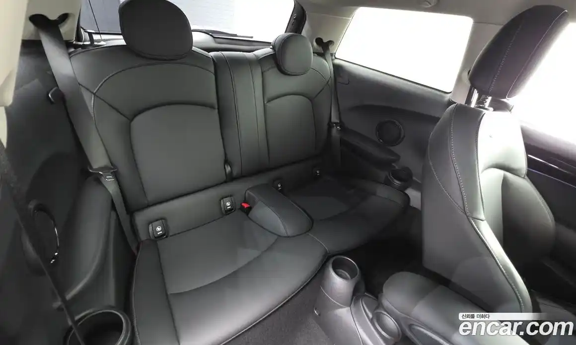 Mini Cooper 2022 1.5 Автомат в Москве № 416908, фото 19