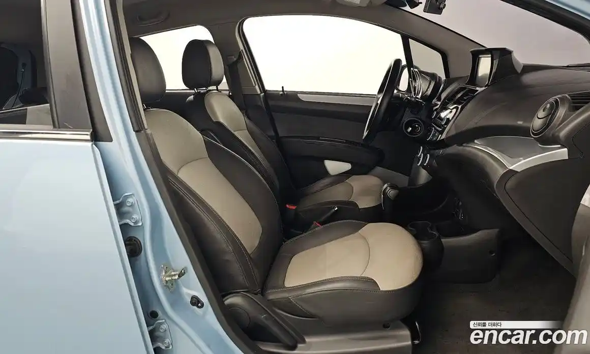 Chevrolet Spark 2014 1.0 Автомат в Москве № 422460, фото 10