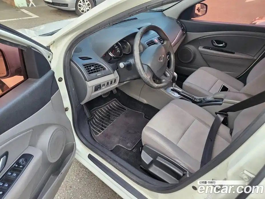 Renault SM3 2010 1.6 Автомат в Москве № 424314, фото 6