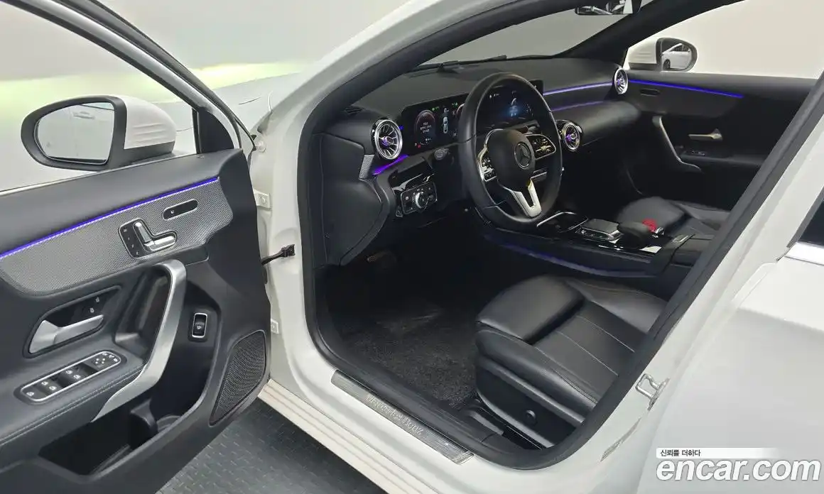 Mercedes-Benz A-Class 2021 2.0 Автомат в Москве № 427124, фото 11