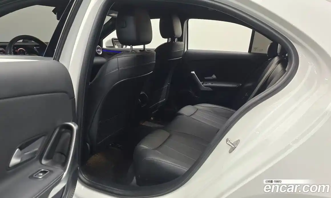 Mercedes-Benz A-Class 2021 2.0 Автомат в Москве № 427124, фото 12