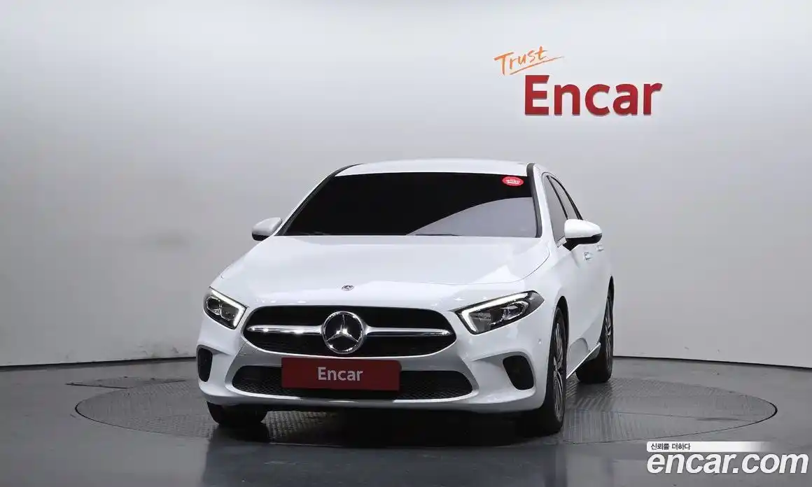 Mercedes-Benz A-Class 2021 2.0 Автомат в Москве № 427124, фото 3