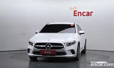 Mercedes-Benz A-Class 2021 2.0 Автомат в Москве № 427124, миниатюра 3