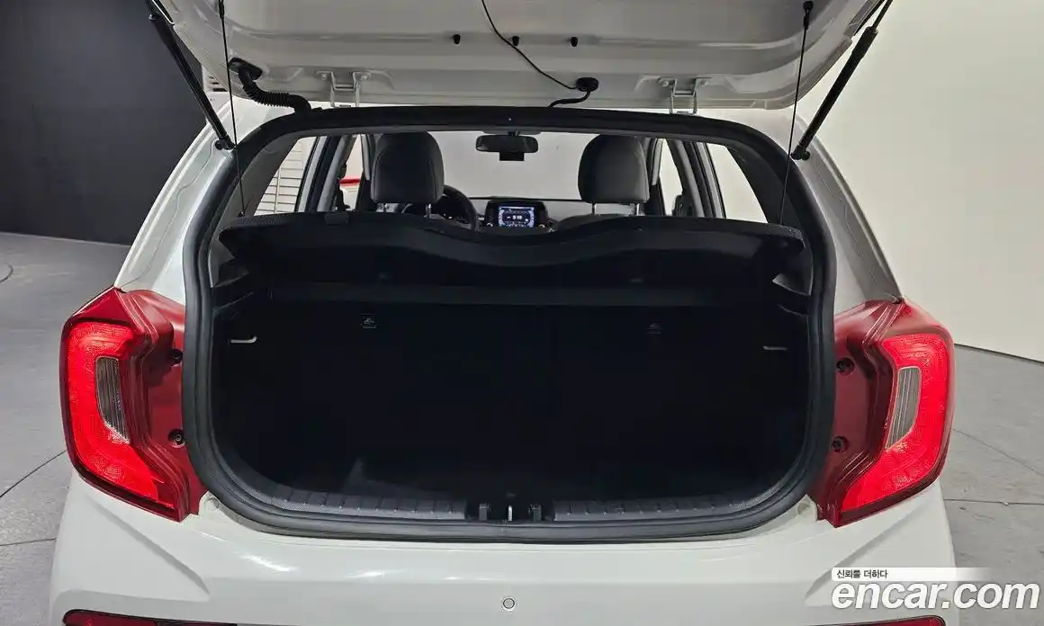 Kia Morning 2021 1.0 Автомат в Москве № 460420, фото 19