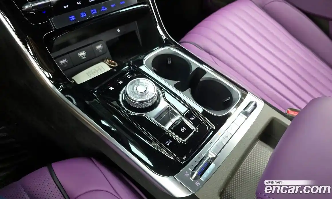 Kia Canival 2023 2.2 Автомат в Москве № 121009, фото 13