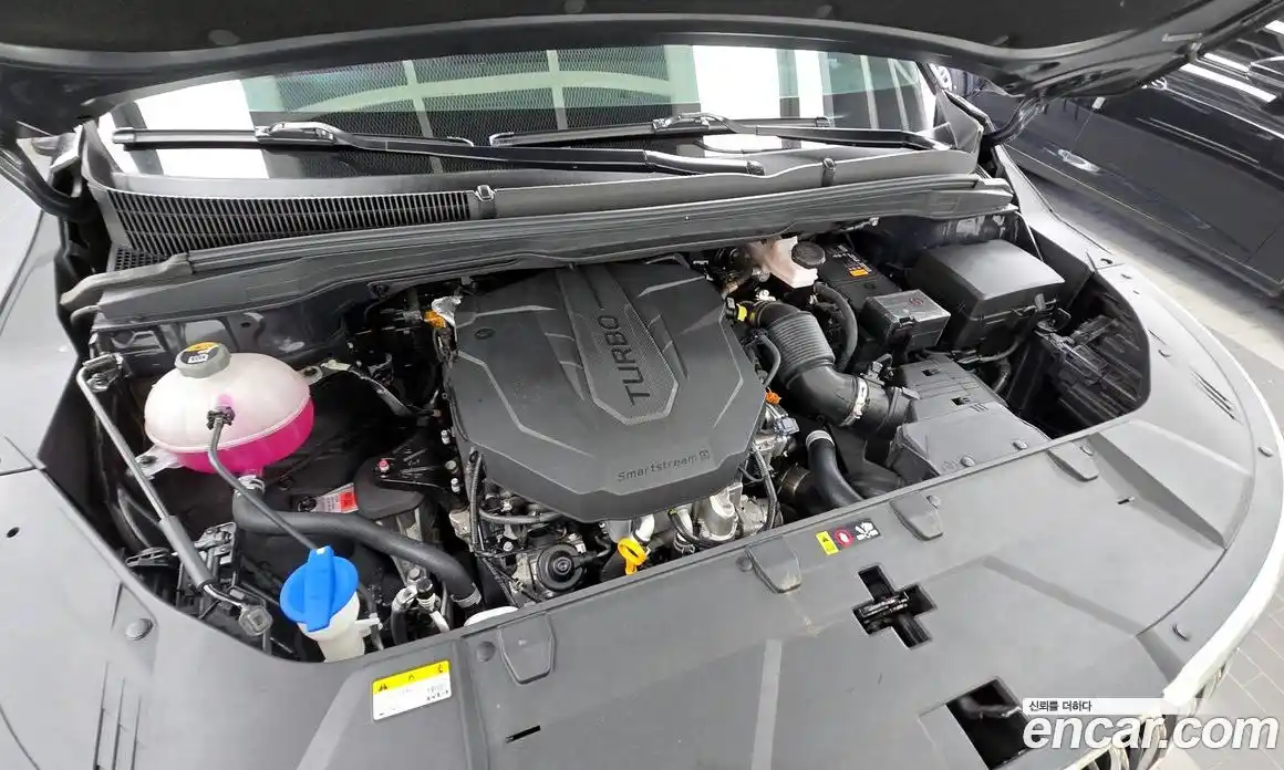 Kia Canival 2023 2.2 Автомат в Москве № 121009, фото 15