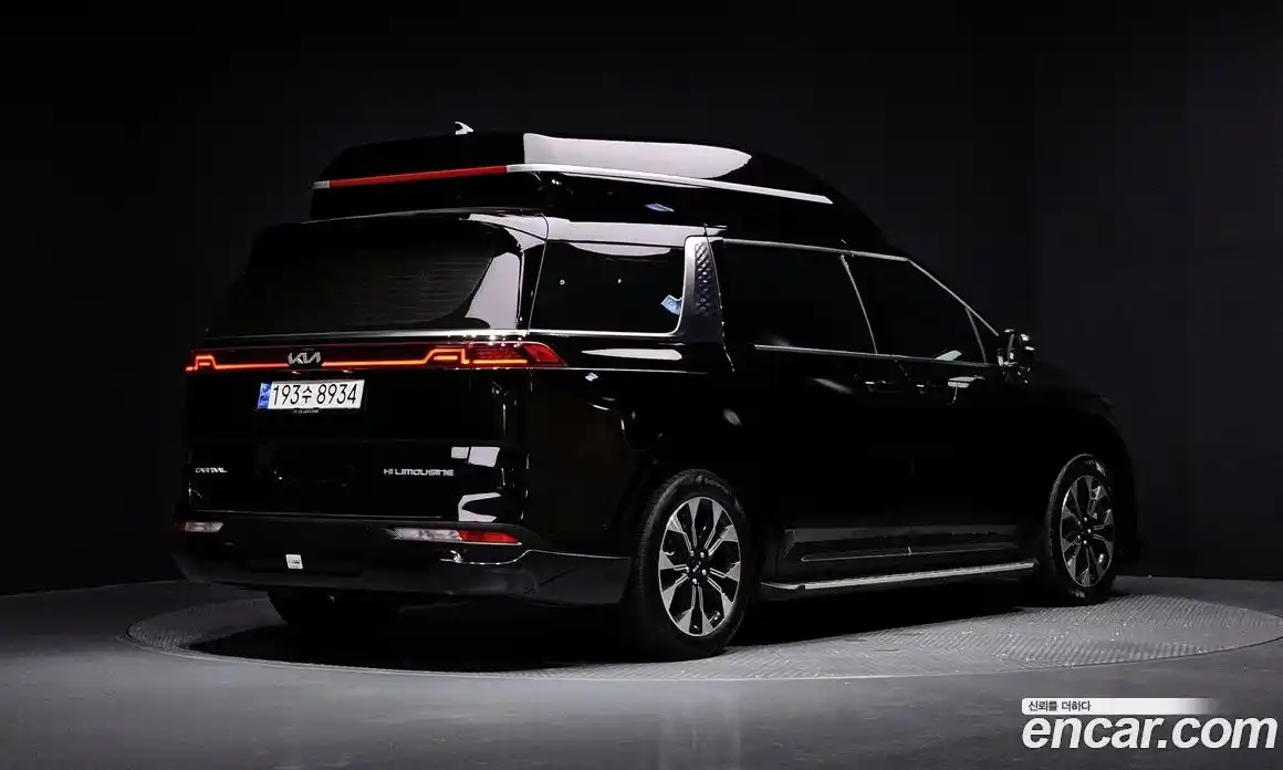 Kia Canival 2023 2.2 Автомат в Москве № 121009, фото 18