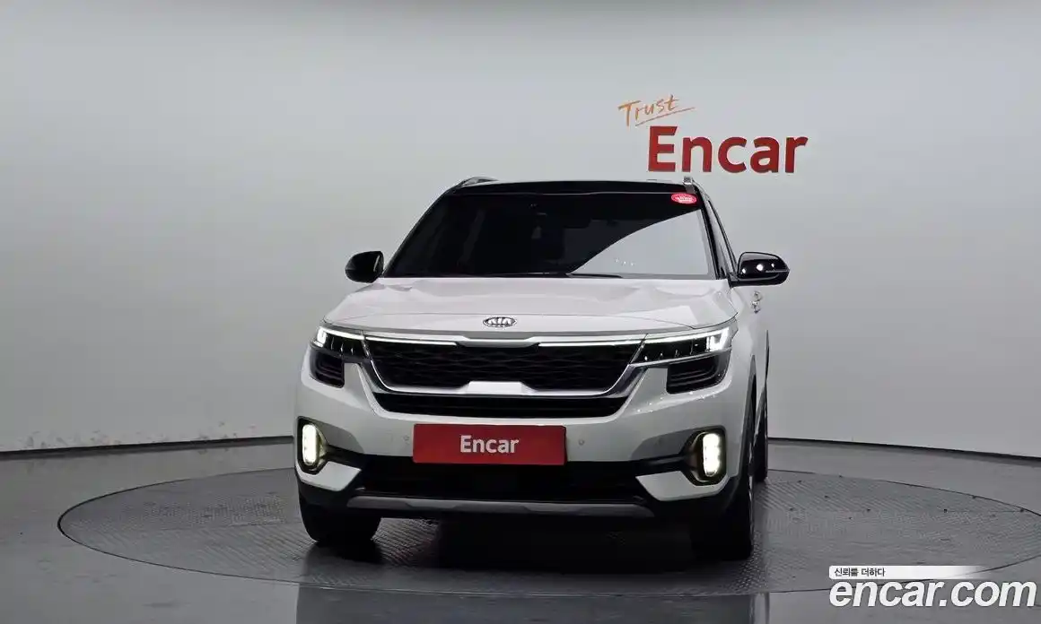 Kia Seltos 2020 1.6 Автомат в Москве № 121057, фото 20