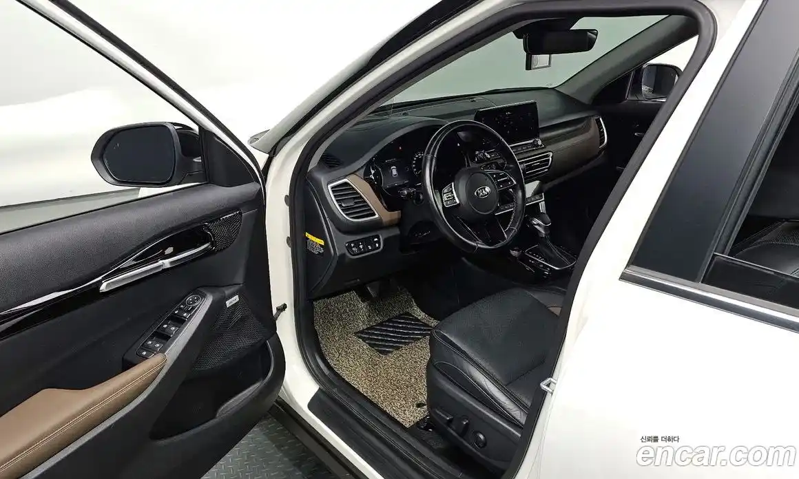 Kia Seltos 2020 1.6 Автомат в Москве № 121057, фото 4