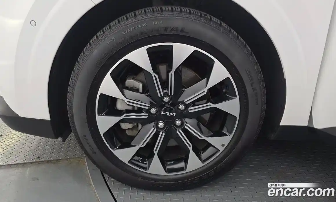 Kia Canival 2023 3.5 Автомат в Москве № 121435, фото 14